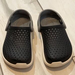 Crocs LiteRide clogs in black size 12
